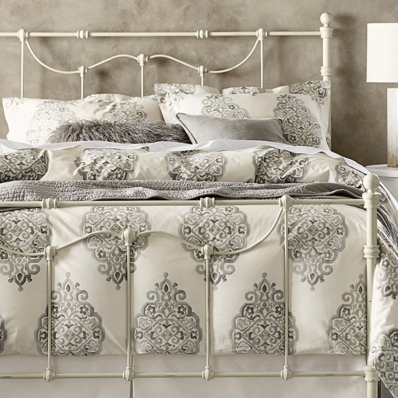 Pottery Barn Bedding Pottery Barn Grey Medallion Duvet Cover King